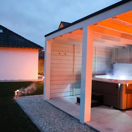 Maison La Belle Holiday home *