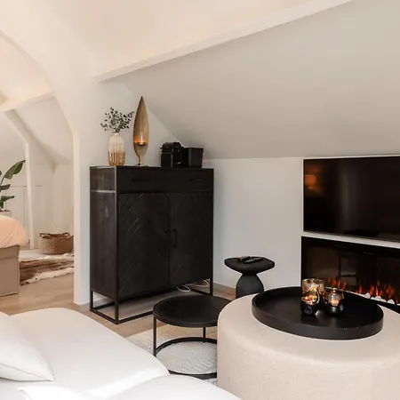 Maison La Belle Cosy 2-bedroom House With Jacuzzi & Airco