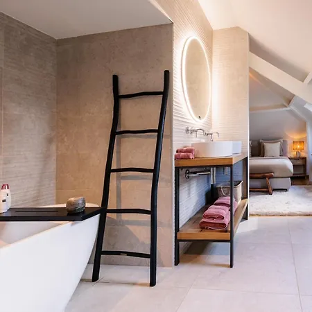 Hébergement de vacances Maison La Belle Cosy 2-bedroom House With Jacuzzi & Airco *